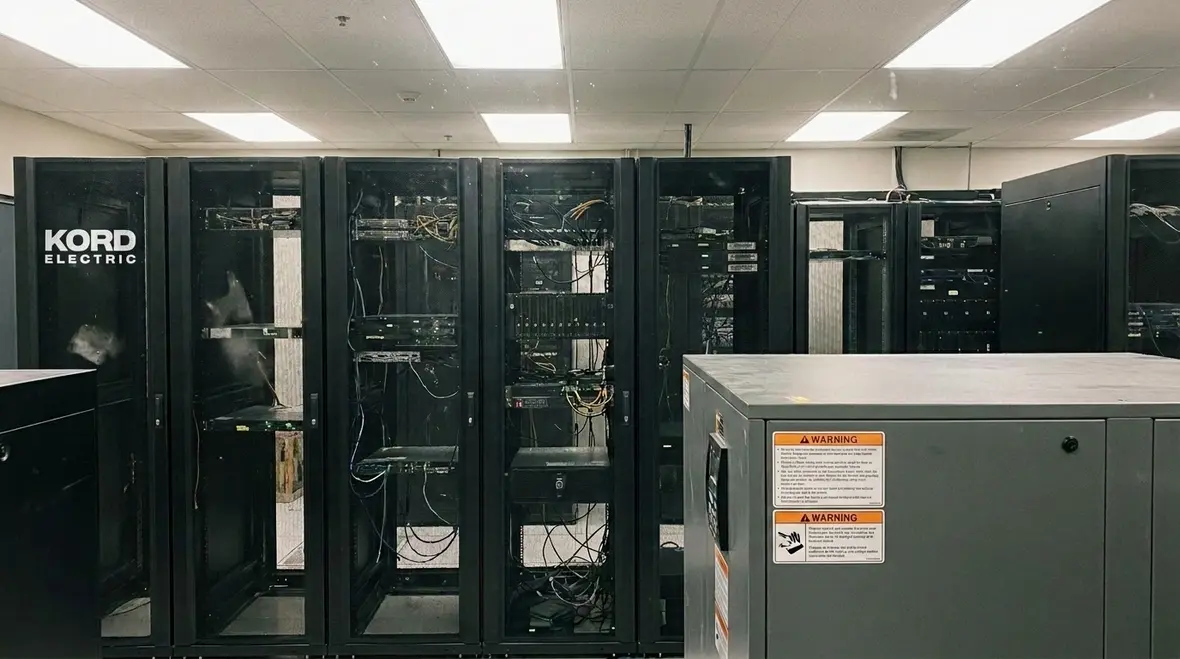 Backup power solutions supporting commercial data servers during an outage