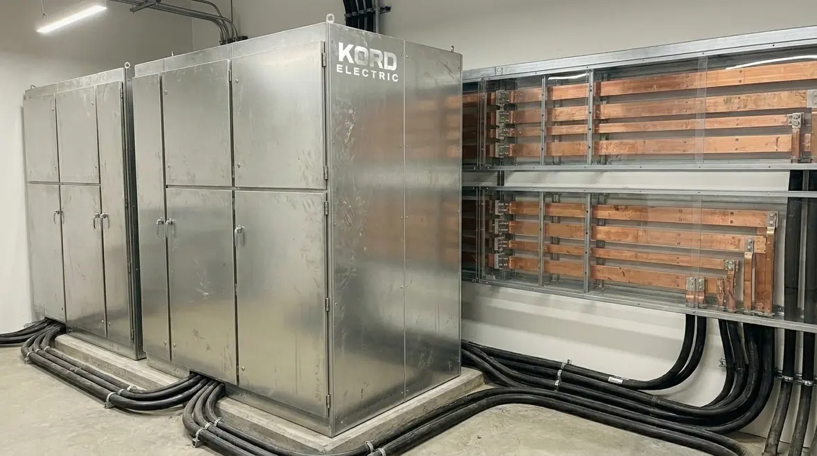 Redundant electrical paths inside a commercial data center