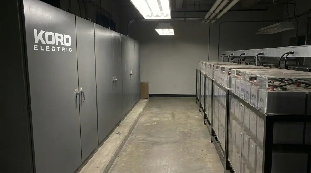 Tiered commercial power redundancy design