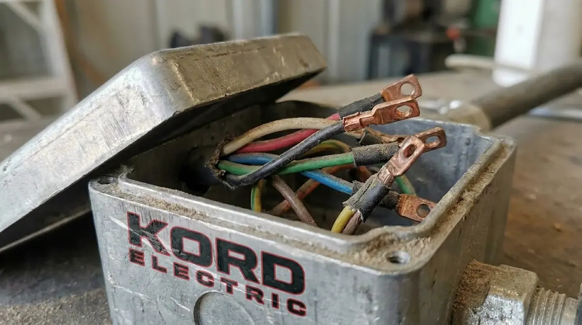 Commercial electrical panel inspection for flickering lights