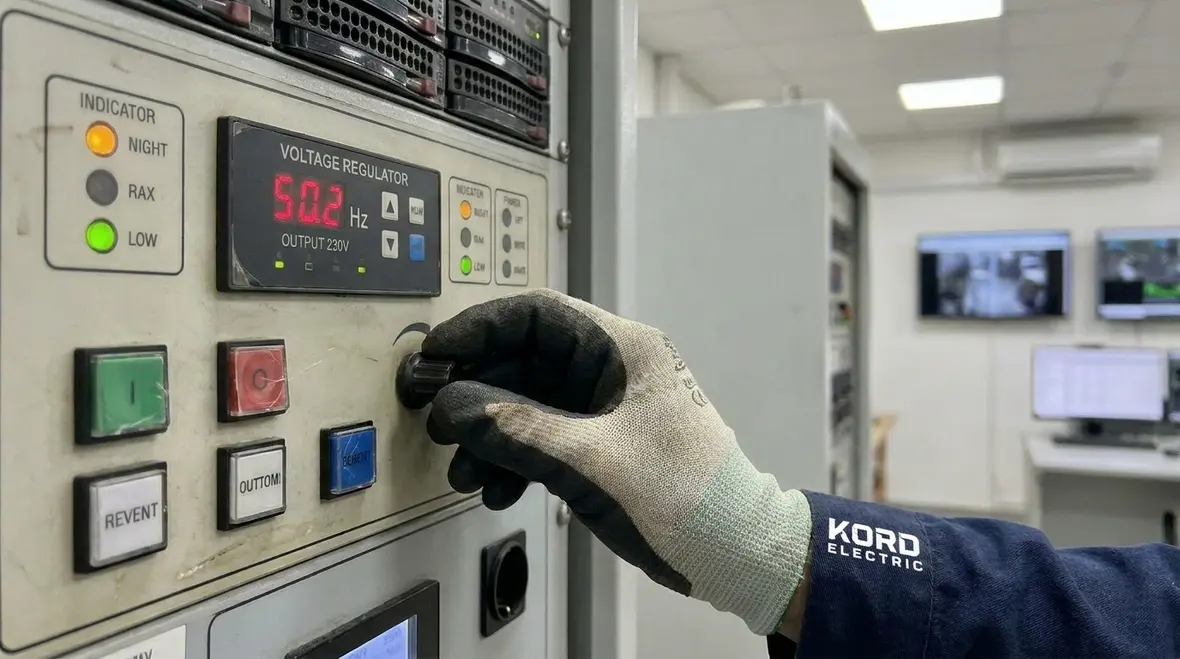 Engineers analyzing generator capacity and transfer timing for commercial power stability