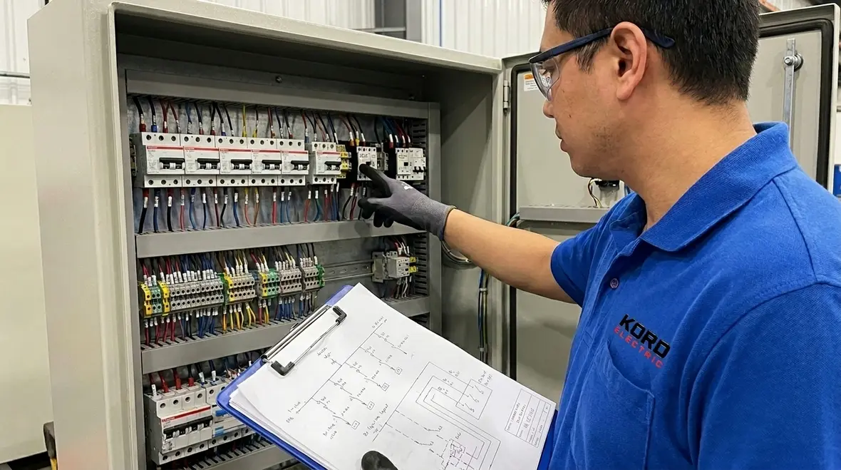 Diagram and test equipment used to pinpoint industrial circuit faults accurately