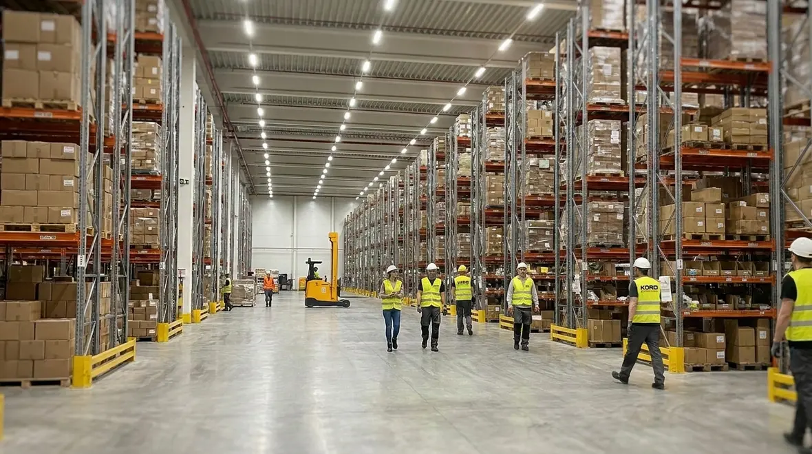 High-bay warehouse LED lighting for energy savings