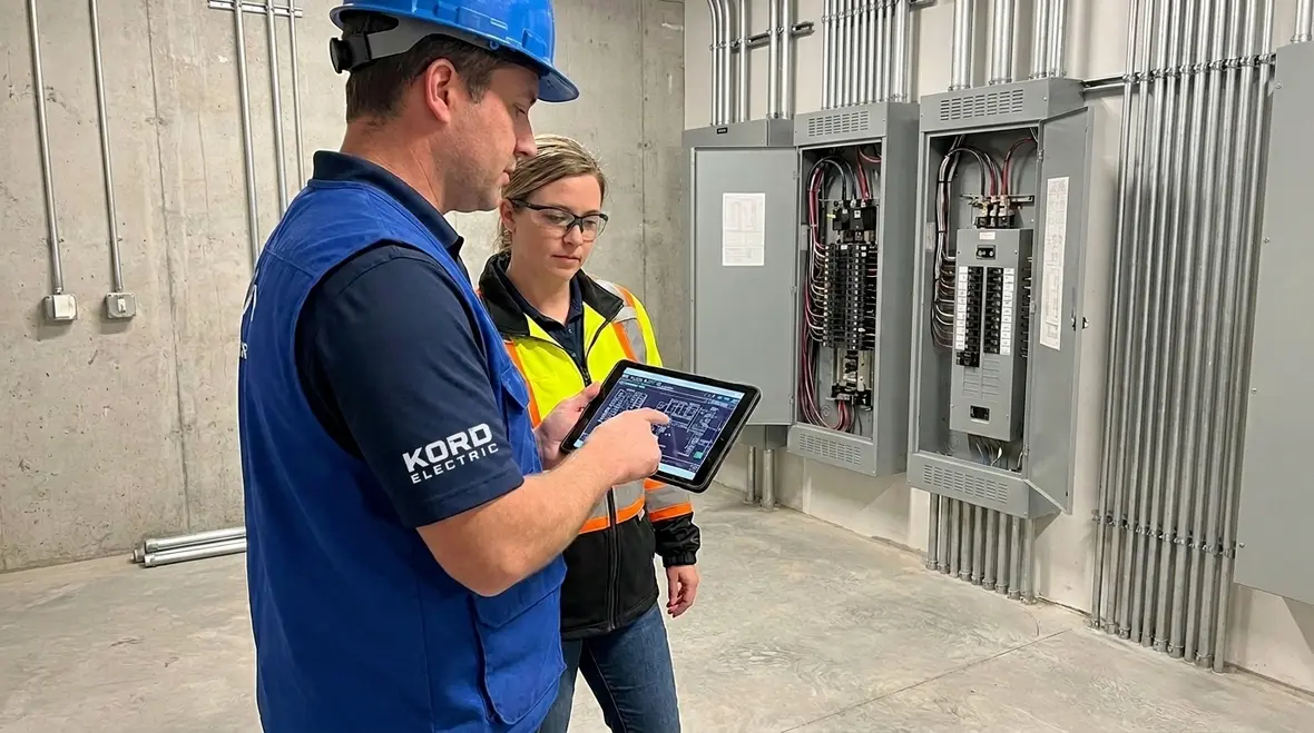 Flexible commercial electrical power distribution layout in a modern building