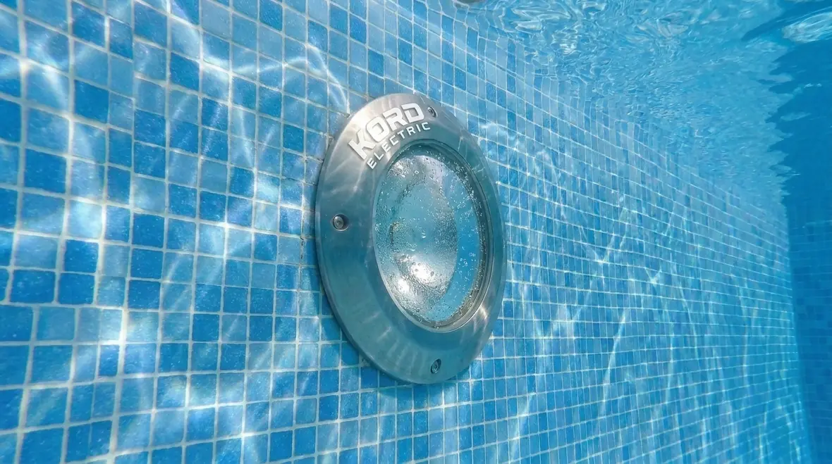 Underwater pool luminaire wiring installed to NEC 680.23 standards